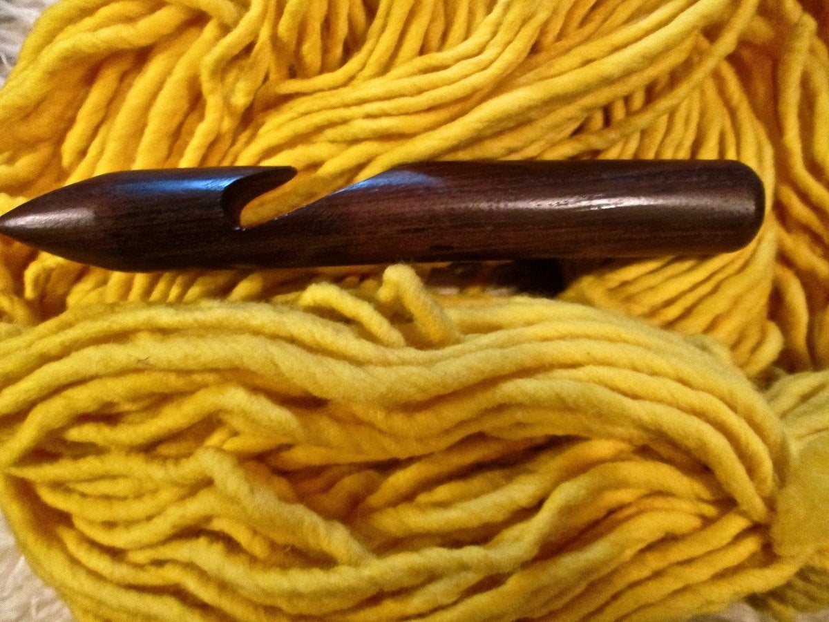 Jumbo Rosewood Crochet Hook 25mm Handmade & Beautiful SUPER FAST SHIPP –  The Spinnery Store