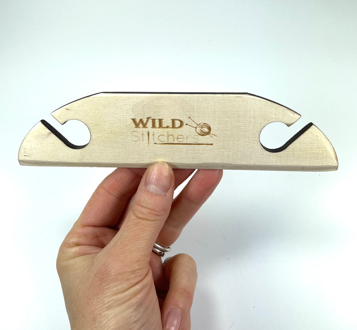 Handmade wooden belt shuttle weaving tool