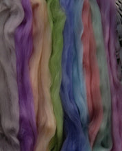 Load image into Gallery viewer, SALE! Soft Light Salmon Merino 1, 2 or 4 Oz SUPER FAST SHIPPING!
