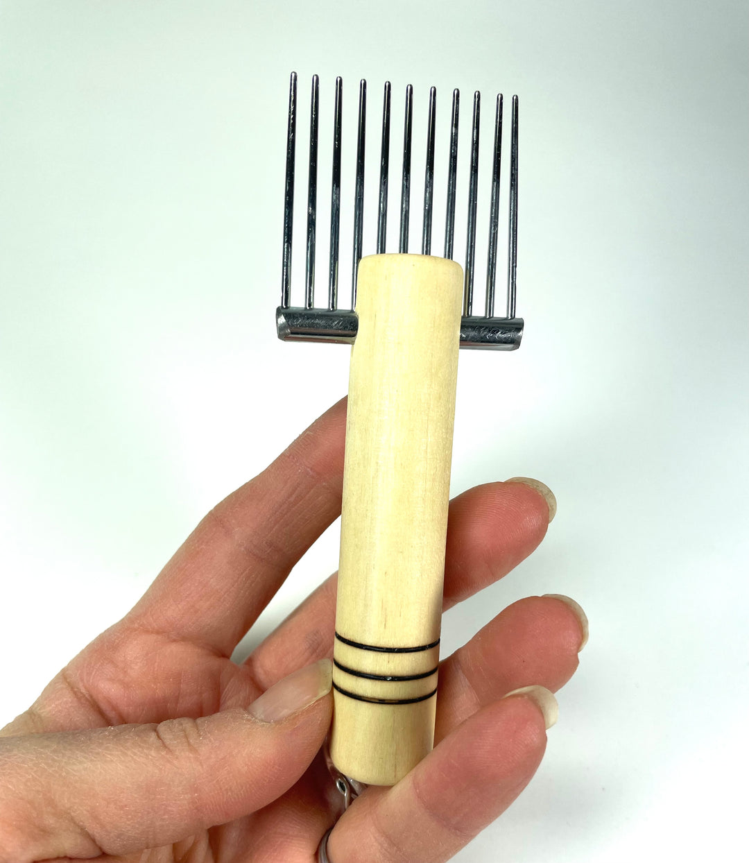 Small weaving comb pin loom tool