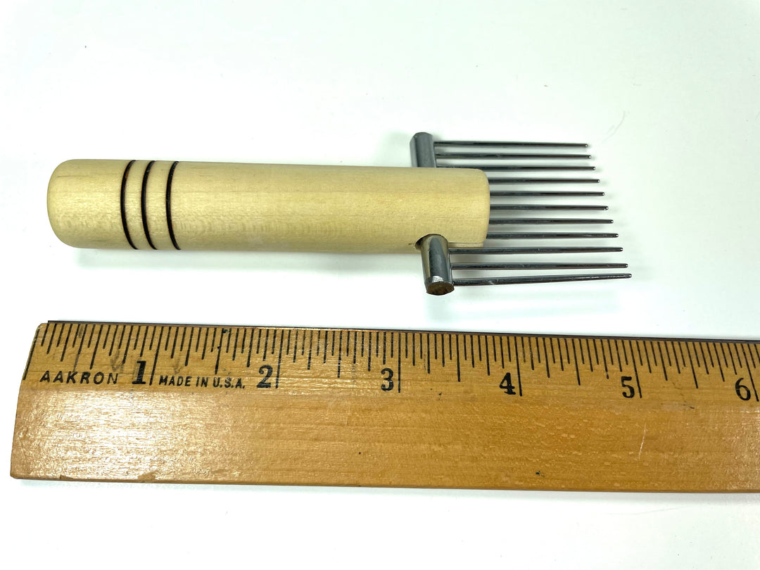 Small handheld weaving com measurements