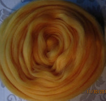 Load image into Gallery viewer, Soft Peach Merino Spinning Felting SUPER FAST SHIPPING!

