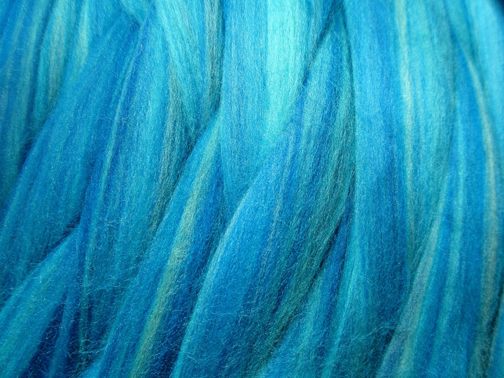 Super Fine & Organic Turquoise Stones Multi 19 Micron DHG Merino