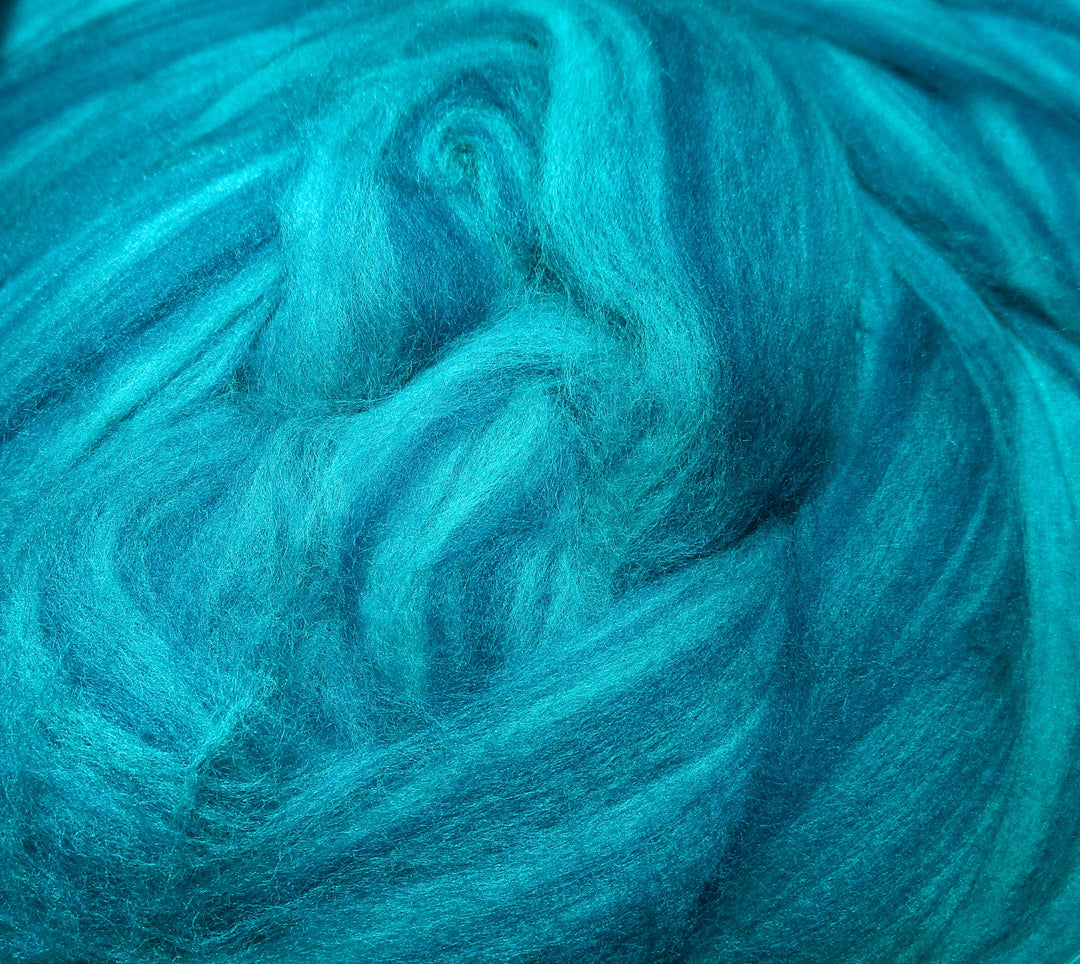 Super Fine & Organic Turquoise Stones Multi 19 Micron DHG Merino