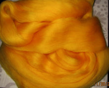 Load image into Gallery viewer, Soft Gold Merino Ashland Bay Spinning Felting Blending SUPER FAST SHIPPING!

