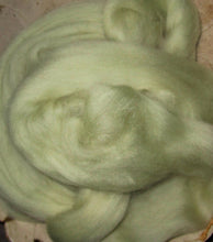 Load image into Gallery viewer, Soft &amp; Light Celery Merino 19 Micron Spinning Felting SUPER FAST SHIPPING!
