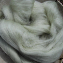 Load image into Gallery viewer, Soft &amp; Light Celery Merino 19 Micron Spinning Felting SUPER FAST SHIPPING!
