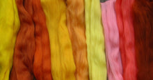 Load image into Gallery viewer, SOFT Oranges &amp; Golds Merino Collection Felting Spinning SUPERFAST SHIPPING!
