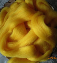 Load image into Gallery viewer, Soft Yellow Colonial Spinning Felting SUPER FAST SHIPPING!

