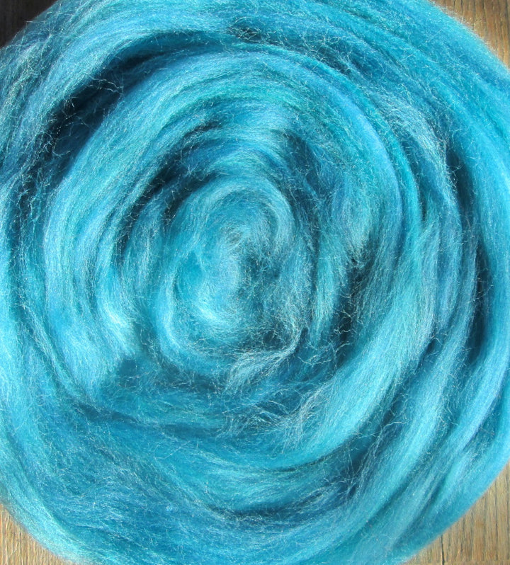 Stunning Super Soft Cyan Fusion Superfine 19 Micron Merino Top Ashland Bay