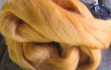 Load image into Gallery viewer, Soft Tangerine Merino Roving Ashland Bay SUPERFAST SHIPPING!
