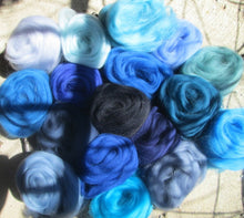 Load image into Gallery viewer, ALL THE BLUES 17 Shades Collection Sampler Soft Ashland Bay Merino Super Fast Shipping!
